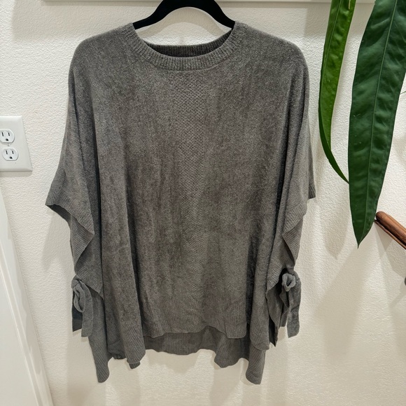 Barefoot dreams poncho style sweater size S/M olive - Picture 1 of 8